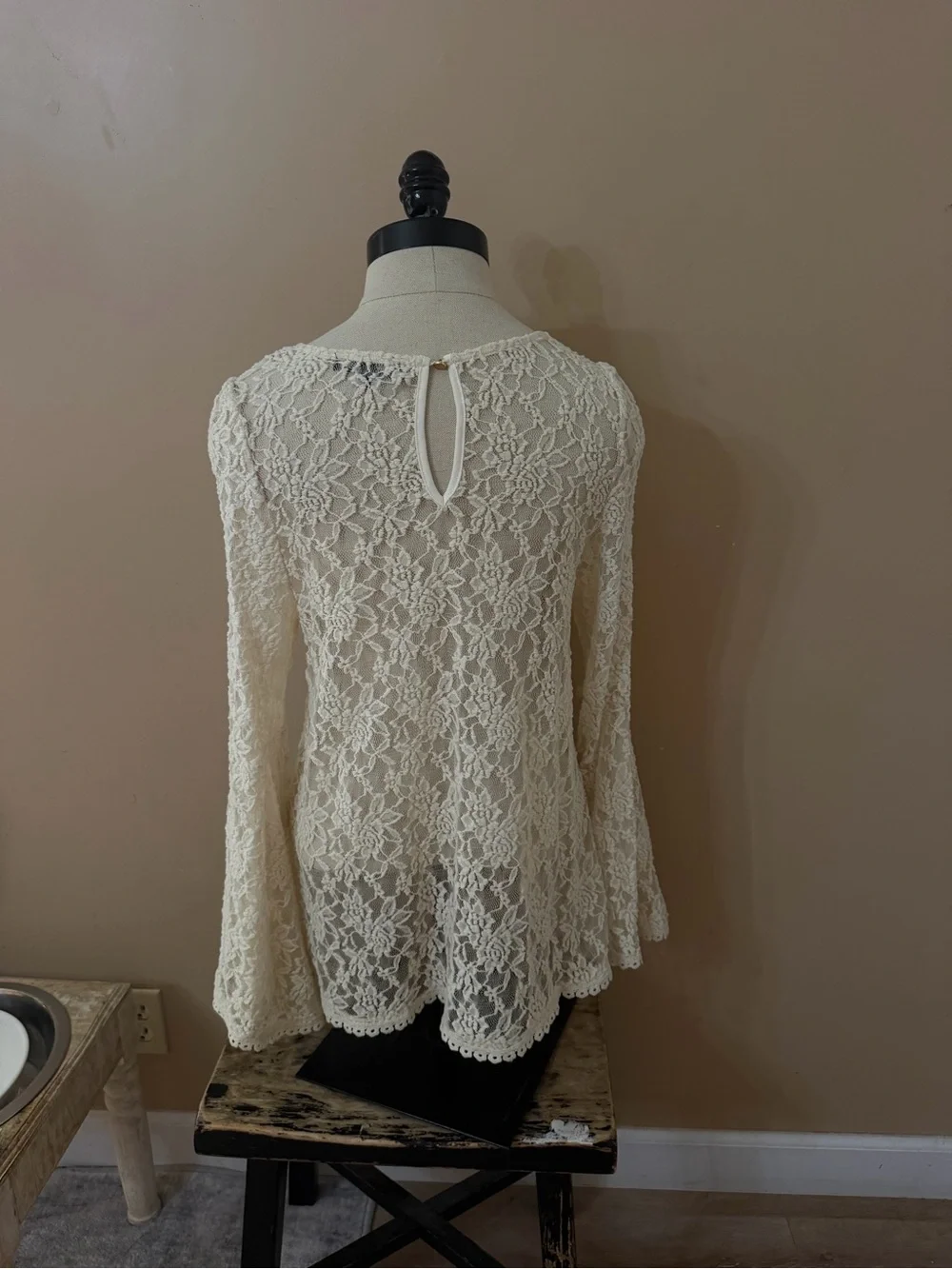Romeo & Juliet Couture Cream Lace Bell Sleeve Top
